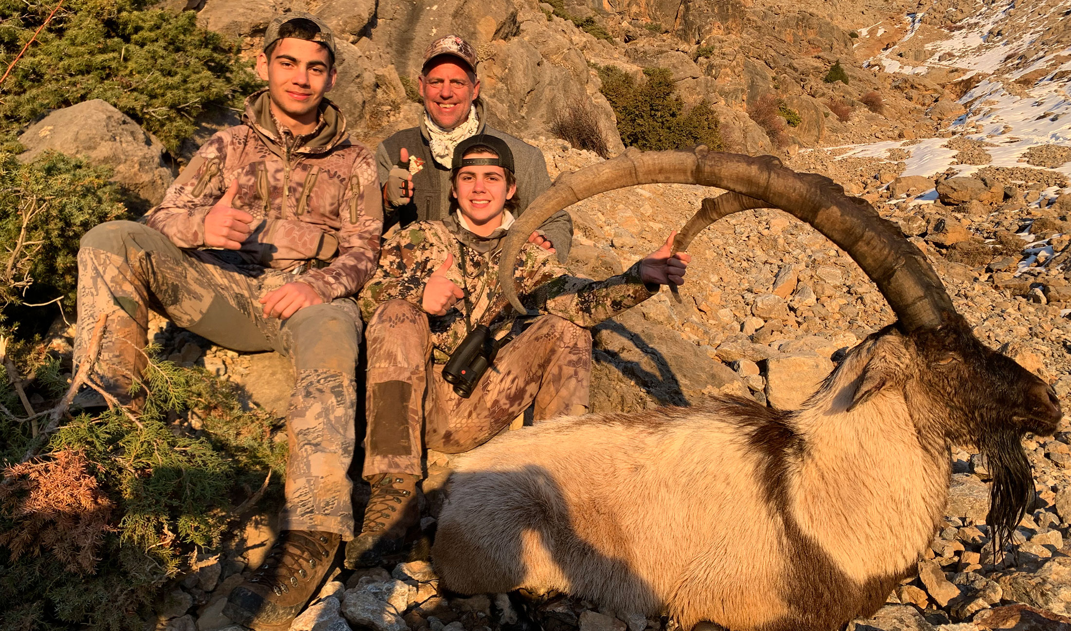 about-header-img about-header-img